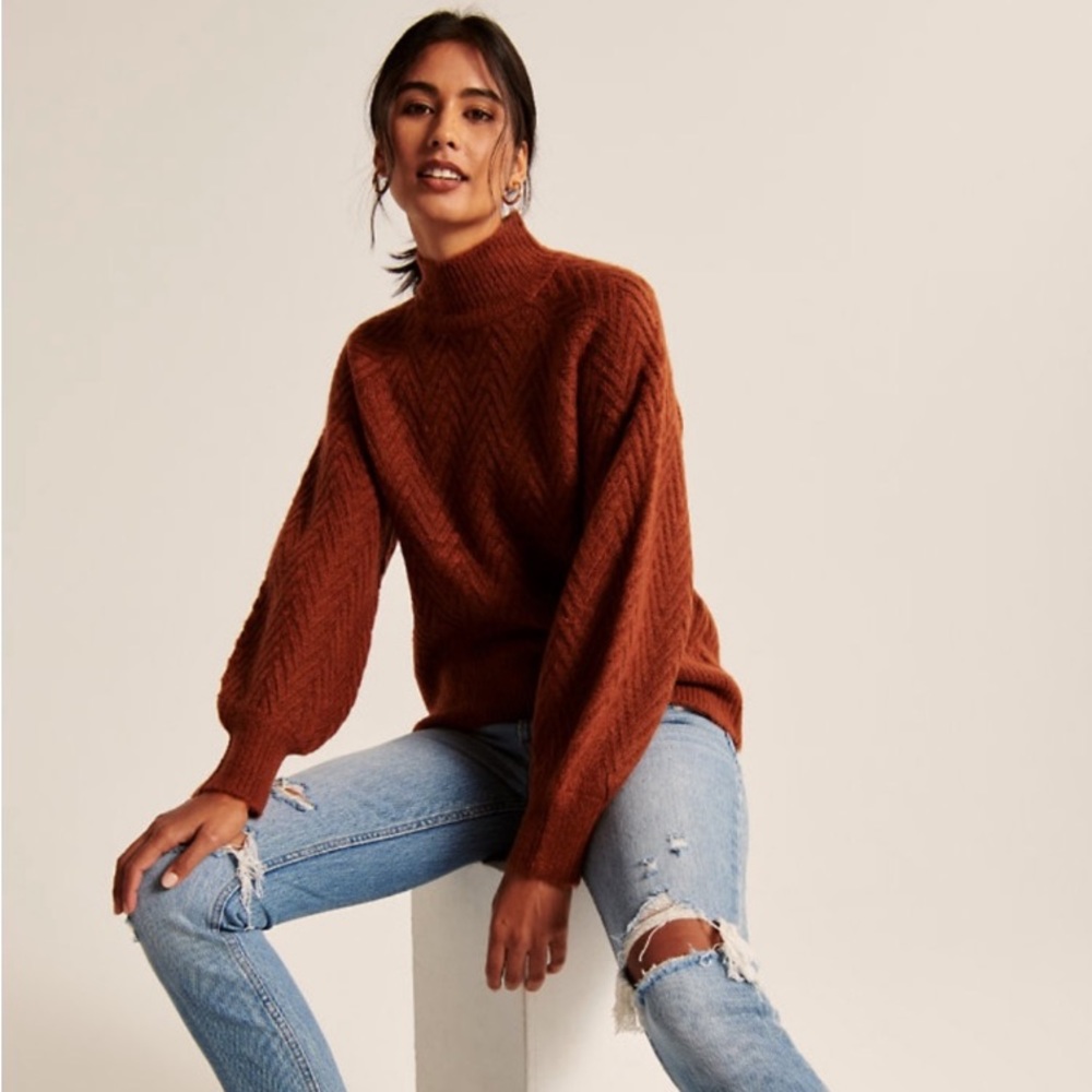 NWT Abercrombie & Fitch Cozy Mockneck Cableknit Sweater  Size Medium